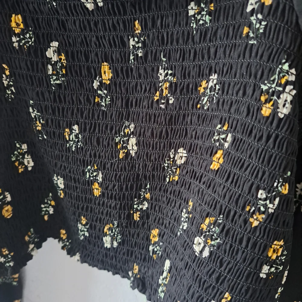 Love Tree Black Floral Smocked Blouse - Picture 4 of 5